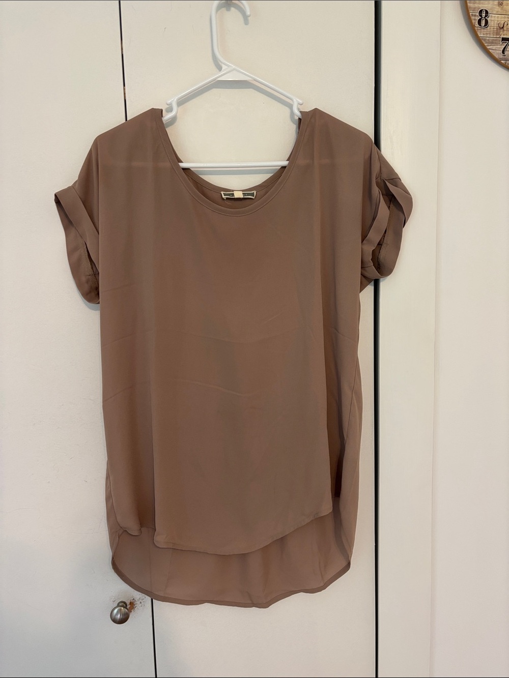 Pleione Short Sleeve Blouse in Taupe
